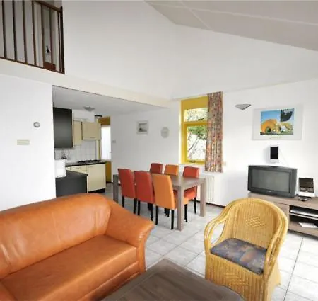 Albatros 6 * Юлианадорп